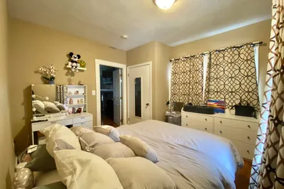 557 Hancock St #1