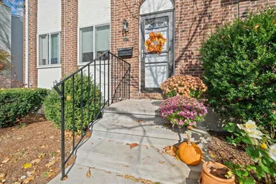399 Pond Street #D1 1