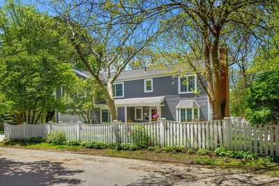4 Crestwood Rd