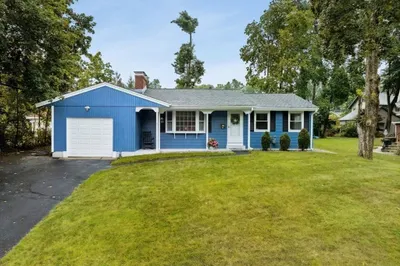 10 Oakside Ave
