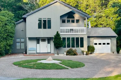 2 Fallon Dr