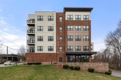 999 Hancock St #213 1