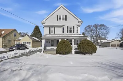32 Maple St