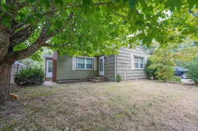2 Pine Lake Dr