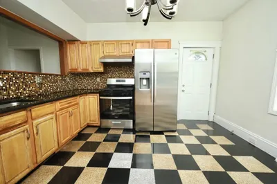 488 Pleasant St #1