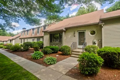 419 Southwick Rd #E21 1