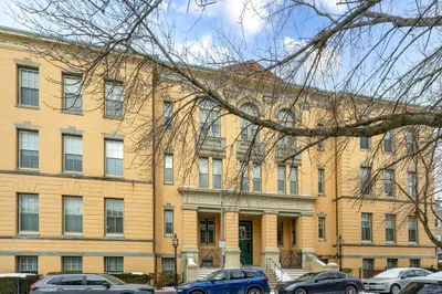 350 W 4th St #313