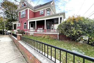 135 Hawthorne Street #2 1