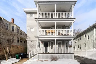 17 Copley Street #1