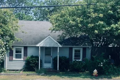 120 Standish St 1