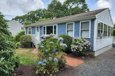 10 Croyden Dr