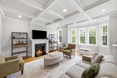 585 Franklin Street #6 1
