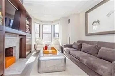 10 Charlesgate East #503