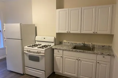 22 Isabella St #1