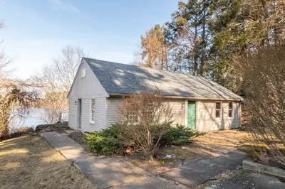 4 Grove Ave 1
