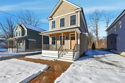 37 Landy Ave 1