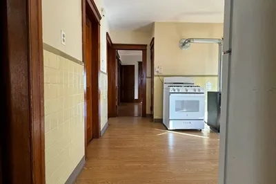 18 Strathmore Rd #3