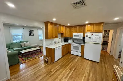 40 Elmwood Park #2