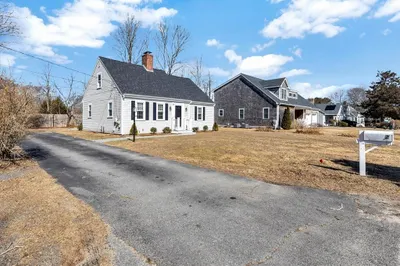 2 Squibnocket Dr