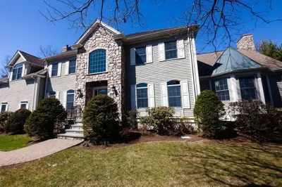 31 Marsh St