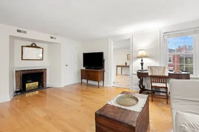8 Williams Street #E2