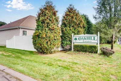 41 Oakhill Circle #41 1