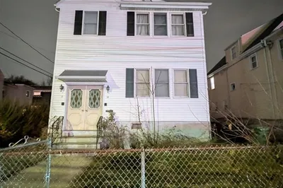15-17 Dexter Ave
