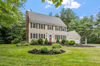 16 Powhatan Rd