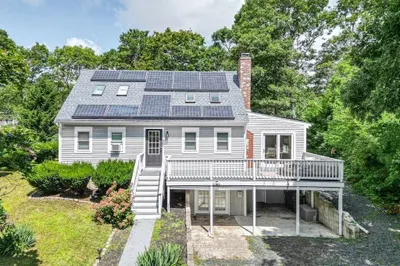 35 Pinecrest Ave 1