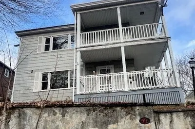 92 Dresser St 1