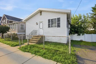 66 Calumet St 1