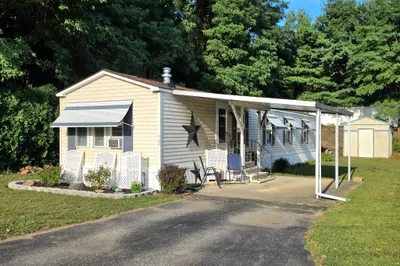 72 Holiday Cir 1