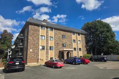 303 Lowell St #1