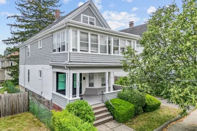 252 Safford St 1