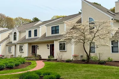 34 ShEllback Way #E