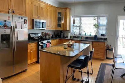 14 Wellington St #1