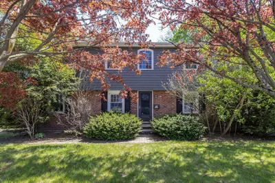 32 Smith Ave 1