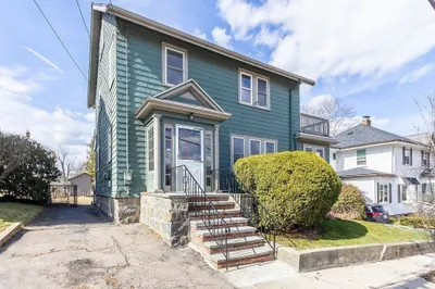240 Manthorne Rd
