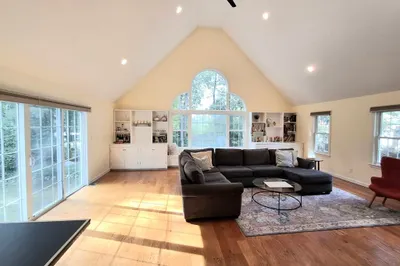 6 Rockwood Lane
