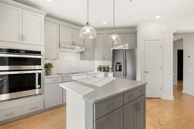 3 Peters Farm Way #401