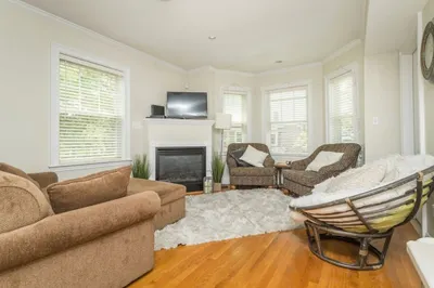 138 I St #2