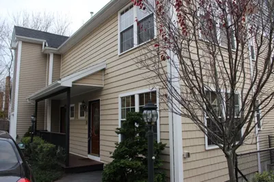 8 Grant St #15