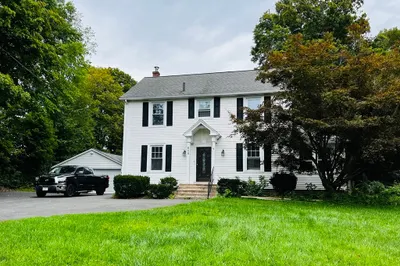 608 Center Street 1