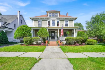 111 Magnolia Ter 1