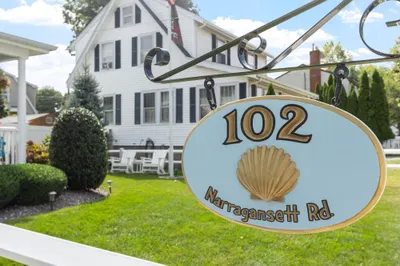 102 Narragansett Rd 1