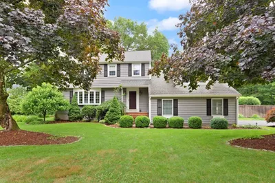 32 Heritage Dr 1