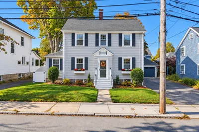 228 Manthorne Rd 1