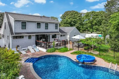 276 Davisville Rd 1