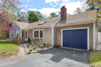 1197 Orleans Rd