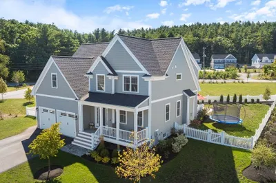 6 Dow Brook Circle 1